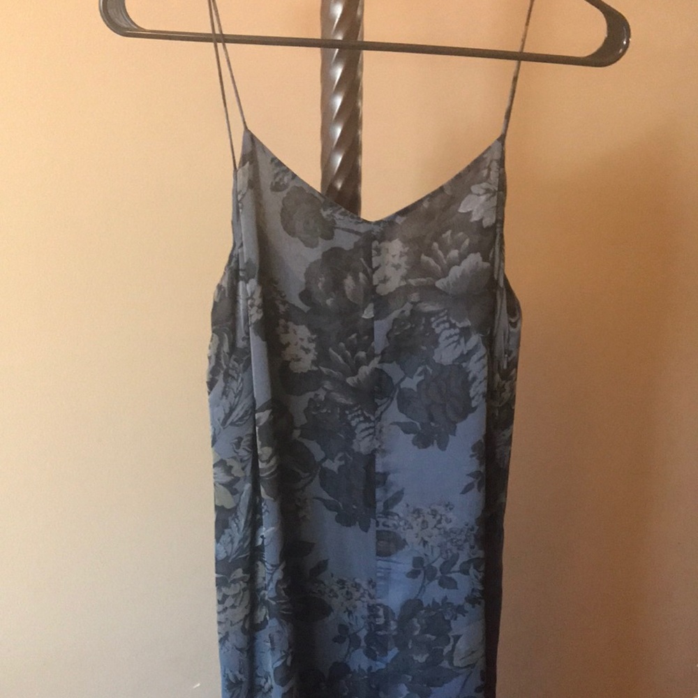 Stunning blue floral slip dress-100% silk 💙🦋